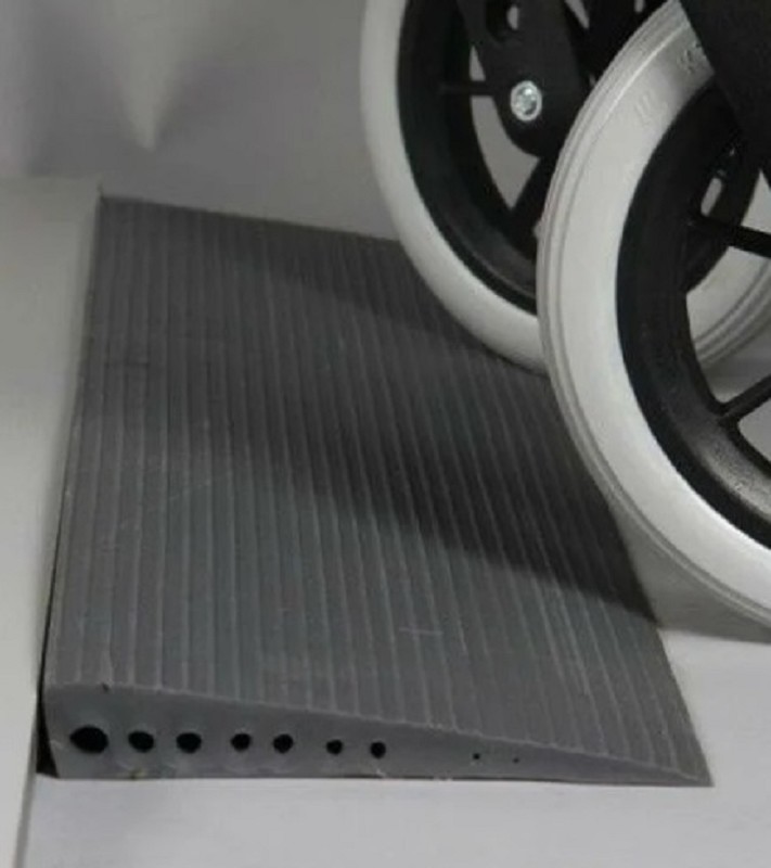 Drempelhulp met plakstrip 90 x 1,6cm Grijs